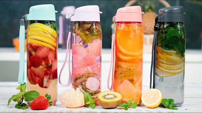 Nước uống detox từ trái cây
